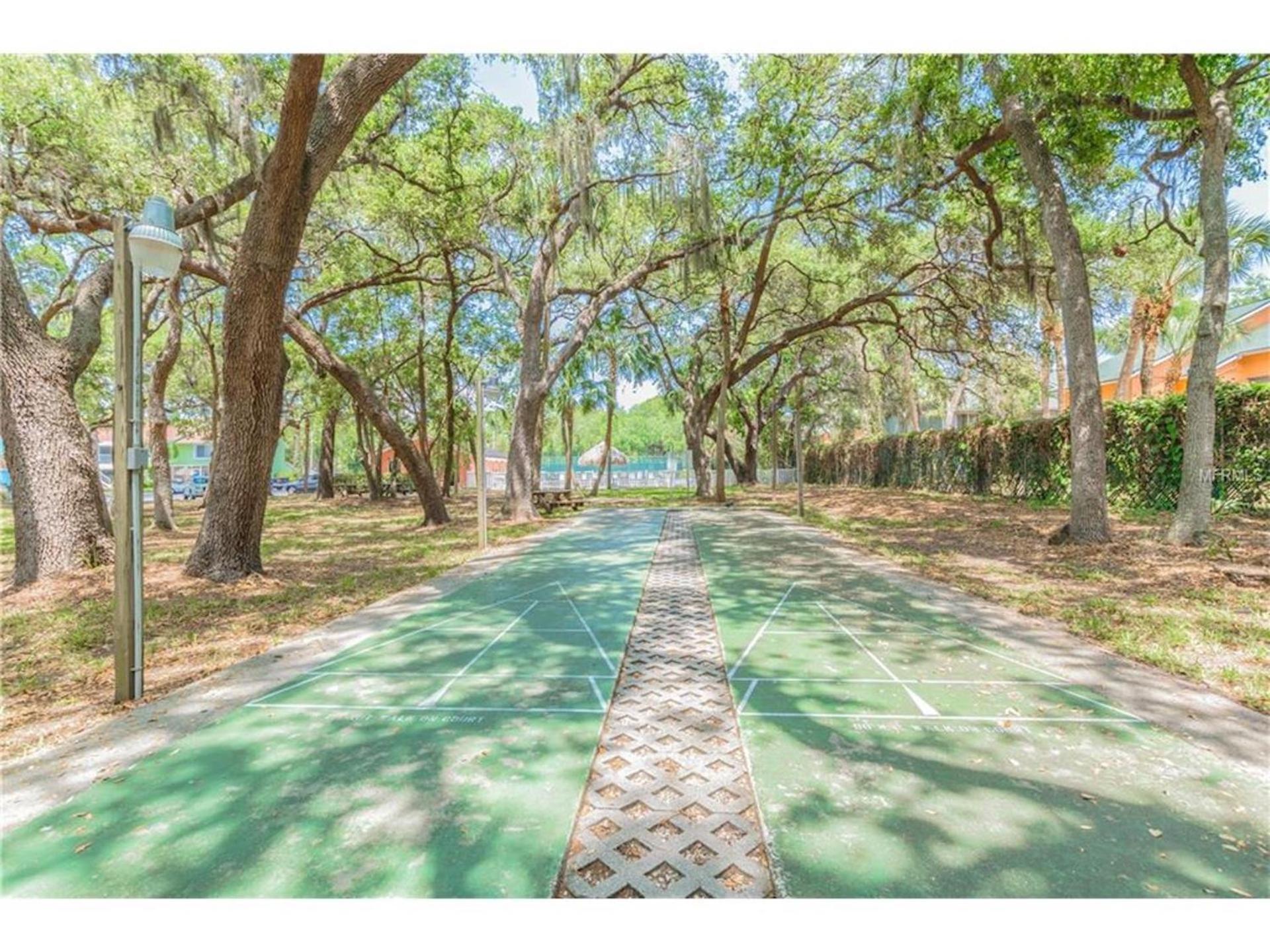 Affordable Two Bedroom Tropical Condo - Private Beach, Pools, Hot Tub Сент-Питерсберг Экстерьер фото